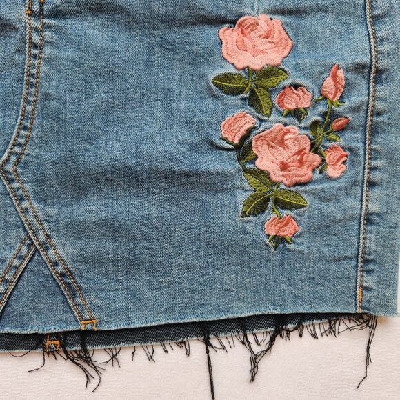 Guess Floral Embroidered Mini Skirt Denim Jean Girly Cute Pink Roses Boho M - Picture 4 of 15